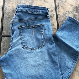 UNIVERSAL THREAD PANTS